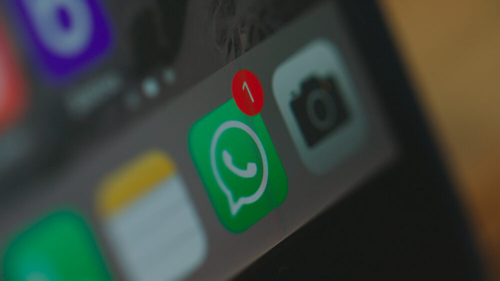 WhatsApp: Nuove Funzionalità per CarPlay, Android Auto e iPad