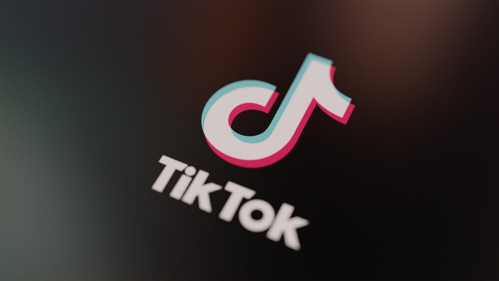 TikTok Introduce Nuove Misure per Combattere lo Spam Generato dall’IA