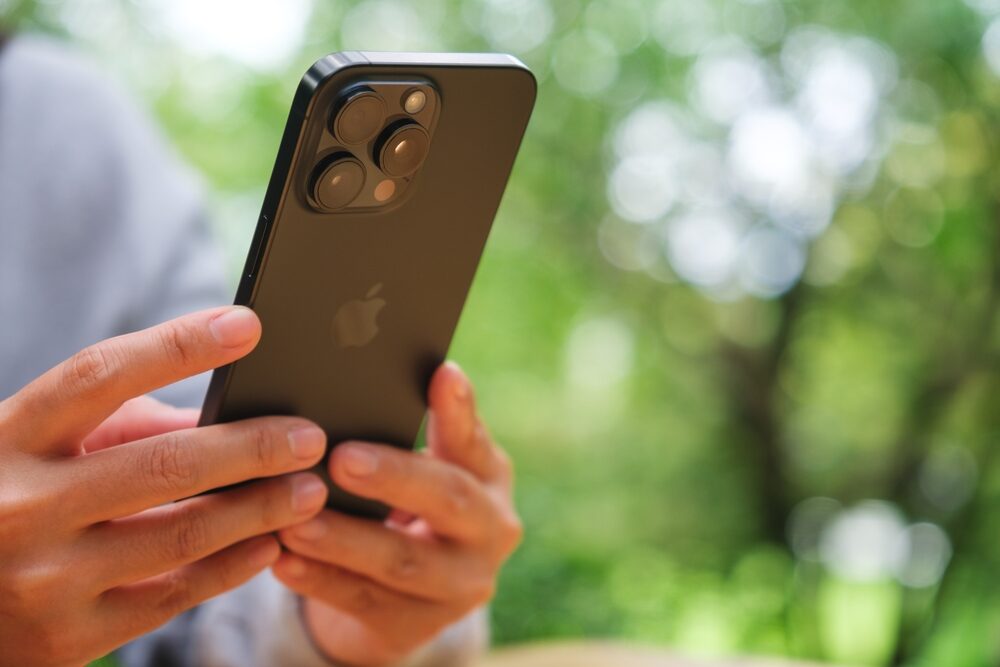 Immagine rappresentativa dell'animazione dell'iPhone Duo su Galaxy Z Fold 8
